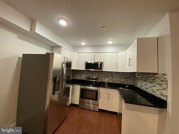 5th image of 617 N 11th St Unit 1