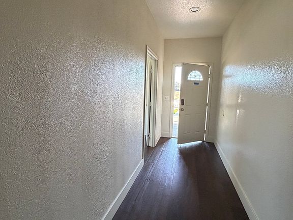 5th image of 4667 Chamber St