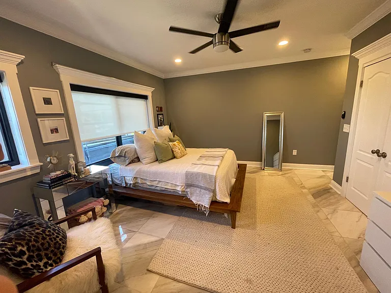 Plaza House — Photo 100