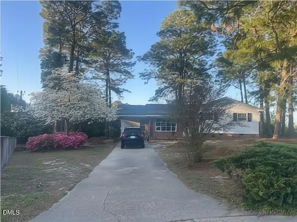 830 Dinmont Cir, Fayetteville, NC 28306