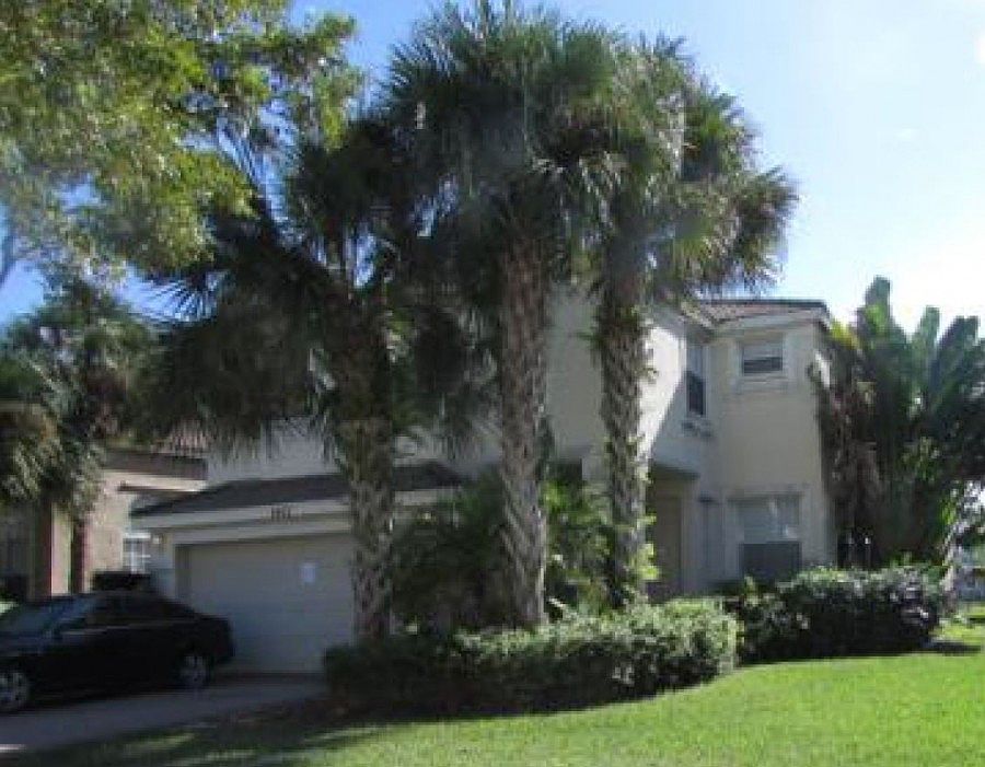 1st image of 2421 Westmont Dr
