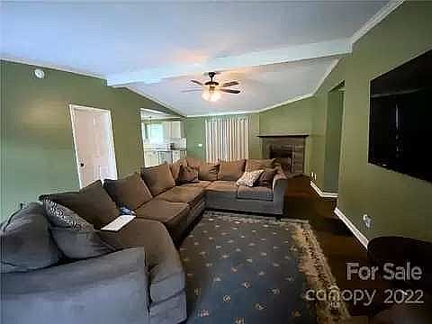 1st image of 27 Sugarloaf Ln