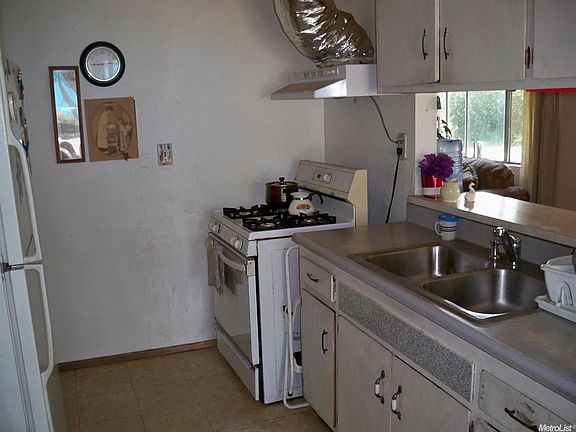 5th image of 8354 Stevenson Ave