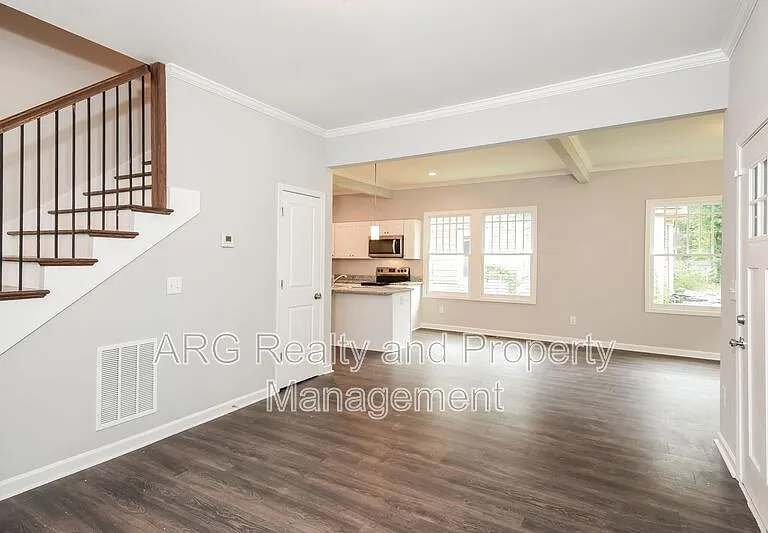 393 Atwood St SW — Photo 4