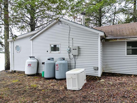 3rd image of 208 Camp Road
