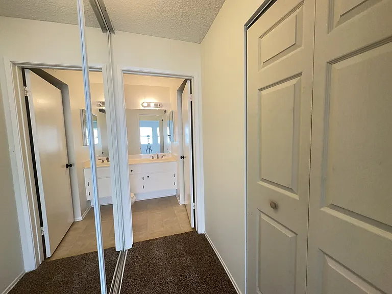 18209 Sierra Hwy — Photo 19