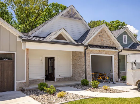 757 Eagle Point Dr, Grand Rivers, KY 42045