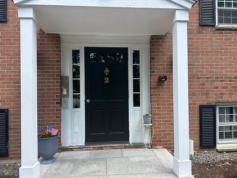 57 Sylvan St #2E — Photo 10