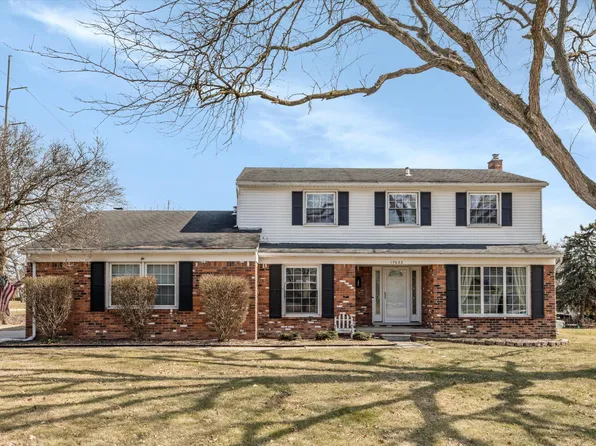 17022 Winchester Dr, Northville, MI 48168
