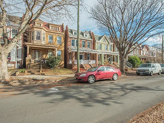 4th image of 2120 Rosewood Ave