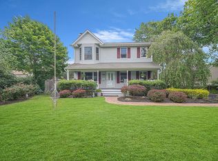 268 Kensington Ave, Bayport, NY