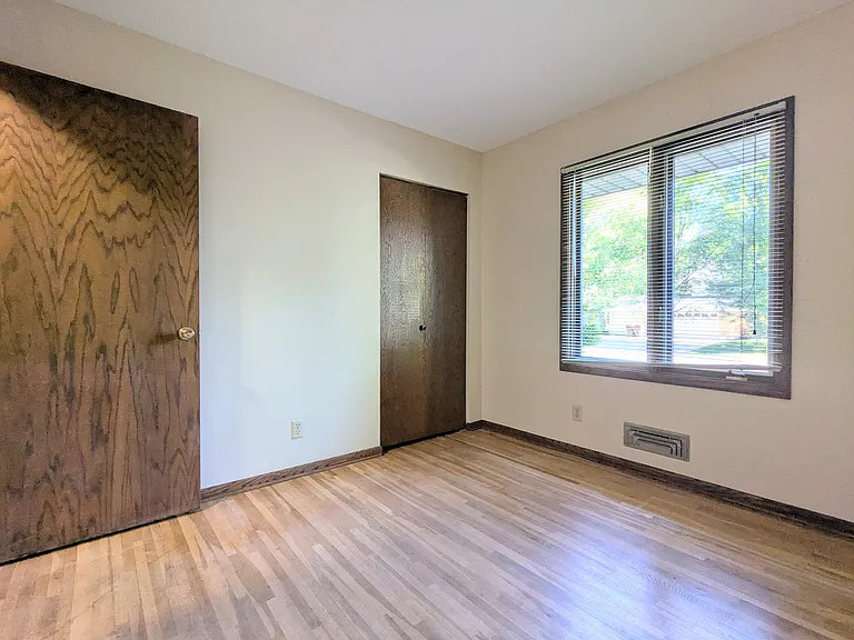 6065 Oakwood Rd — Photo 10
