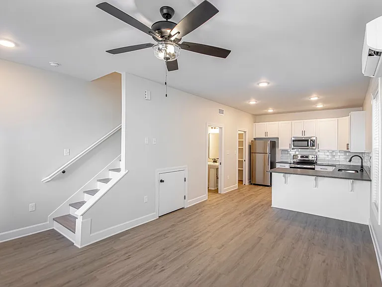 1 Bed 1.5 Bath Townhome in Rockwater Village - Downtown North Little Rock — Photo 7