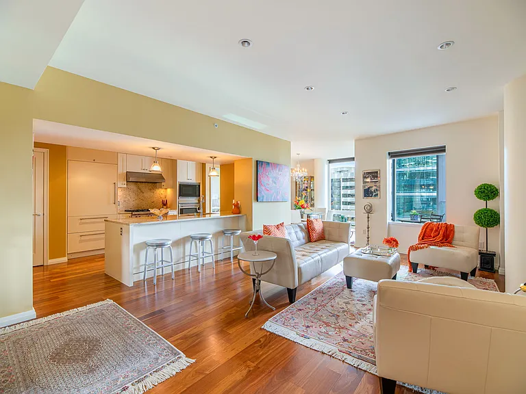 500 106th Ave NE #1013 — Photo 4