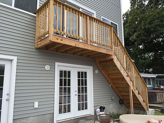 Back entrance at the water