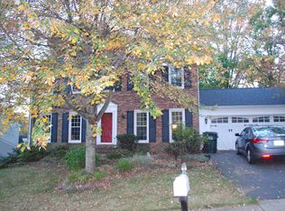 10692 Paynes Church Dr, Fairfax, VA 22032