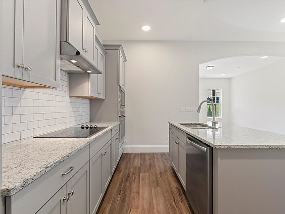 5th image of 109 Madeleine Way