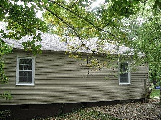 2nd image of 2218 Lloyd Ave