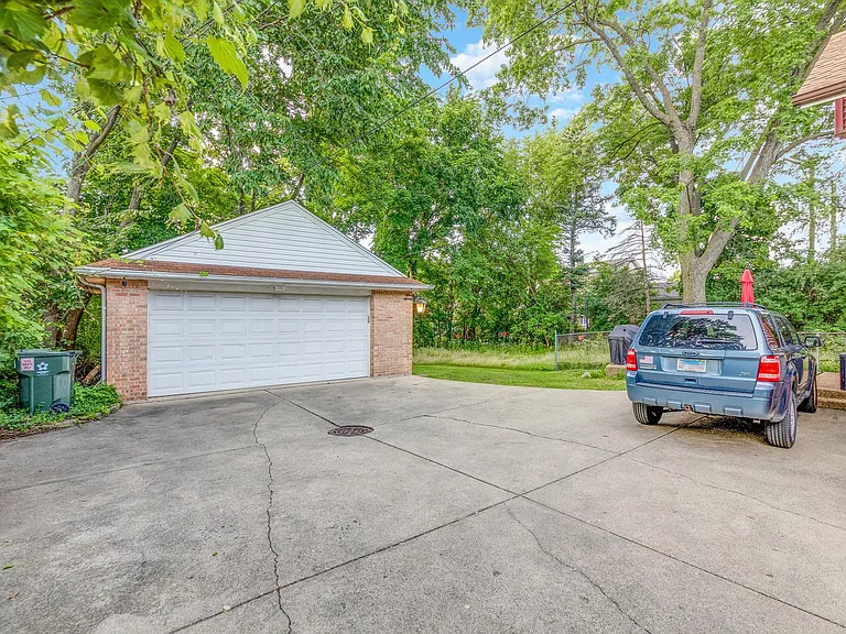 36 E Touhy Ave — Photo 19