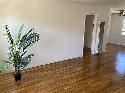 Silverlake Garden Apartments — Photo 42