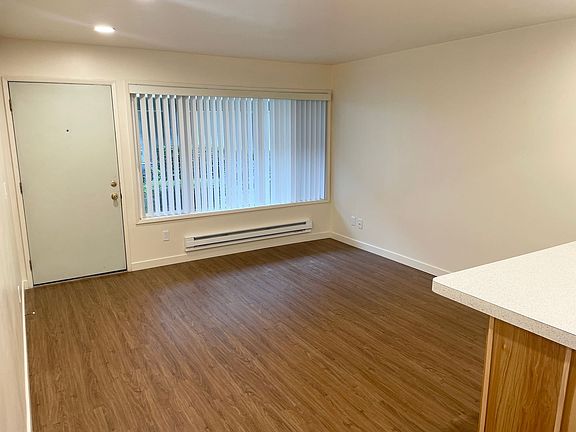 3rd image of 9041 16th Ave SW #9037