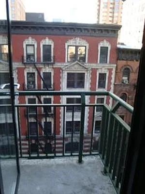 Rented by Douglas Elliman | media 24