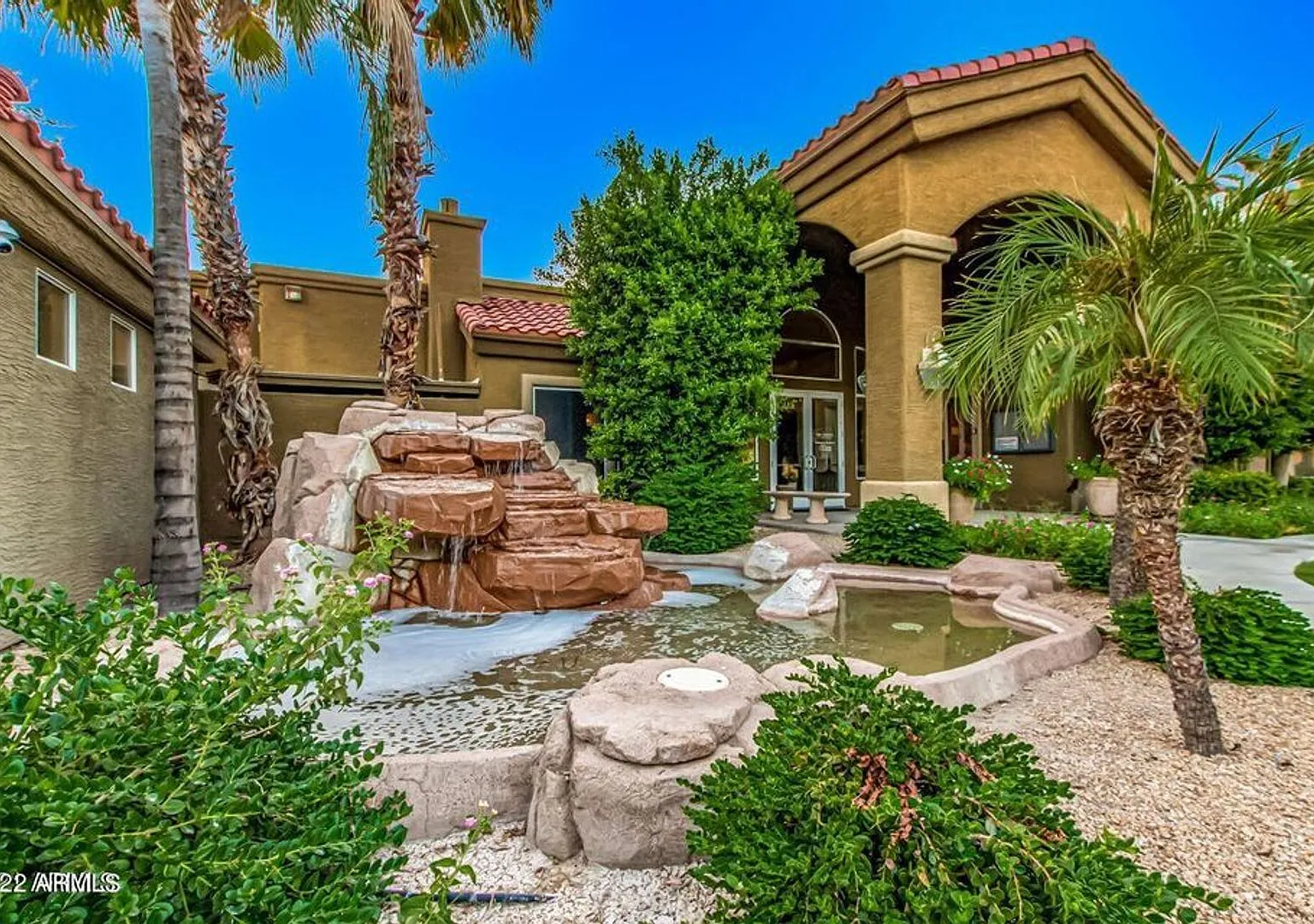 2 Bed 2 Bath Premium Luxury Condo with Pool — Photo 1