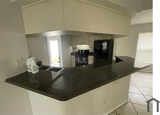 3 bed, 1244 sqft, $2,200 — Photo 2
