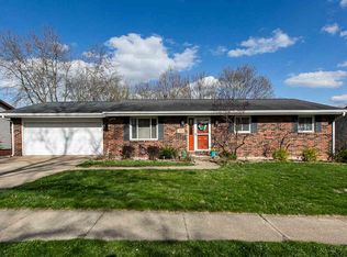 1996 Rosemont St, Dubuque, IA 52002