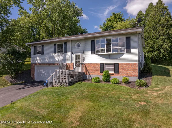 308 Carnation Dr, Clarks Summit, PA 18411