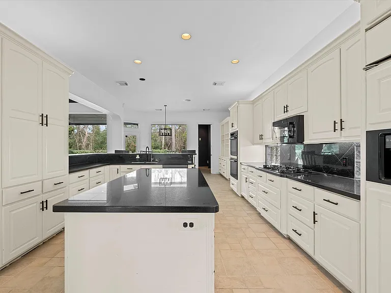 15318 Beecham Dr — Photo 9