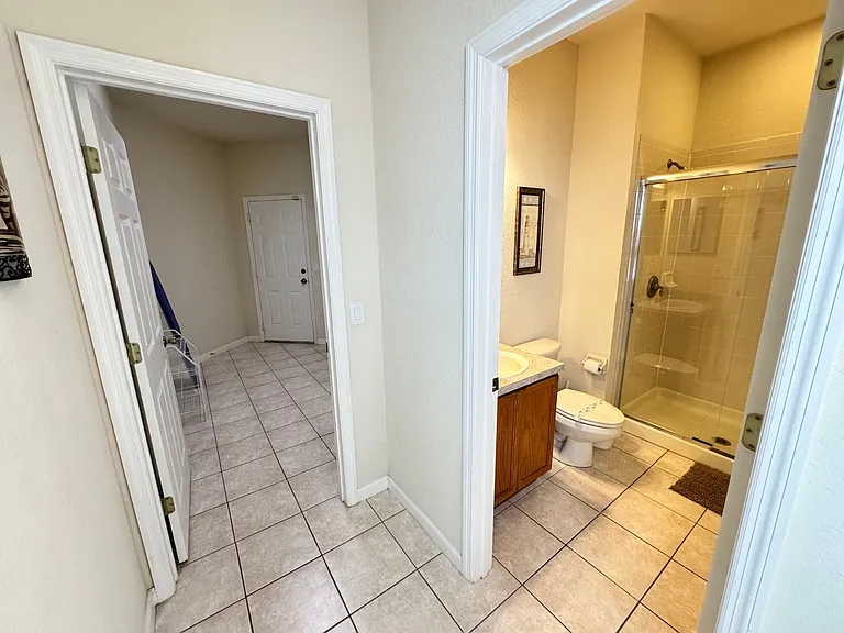 4986 Thames St W — Photo 10