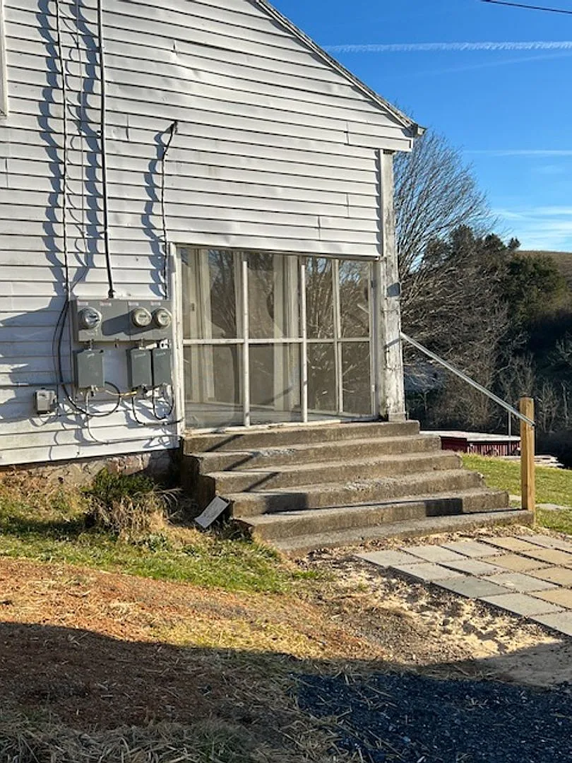 Collierstown Road, 3006 — Photo 1