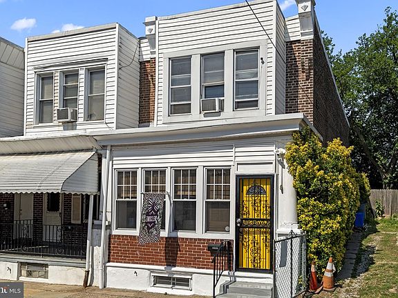 3rd image of 4825 Benner St