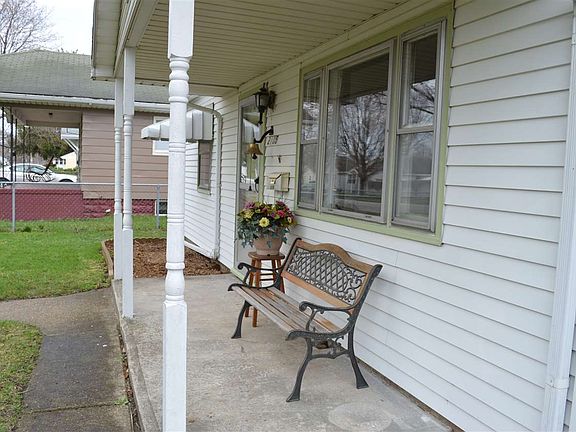 2nd image of 2105 E 4th St
