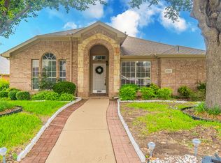 2862 Hilldale Dr, Lewisville, TX 75067