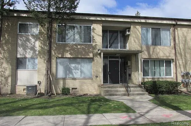 2 bed, 1.5 bath, 928 sqft, $975 — Photo 1