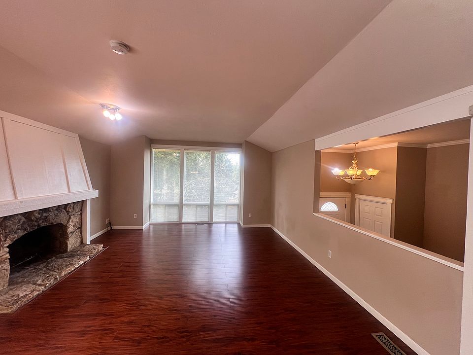 1st image of 4908 131st Pl SE