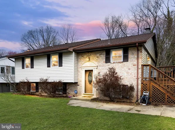 8221 Bernard Dr N, Millersville, MD 21108