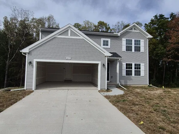 1005 Cedarwood Dr, Greenville, MI 48838
