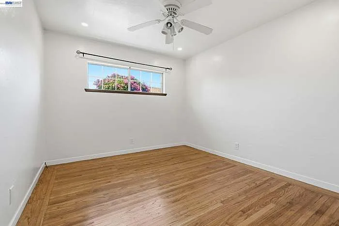 1318 Hudson St — Photo 7