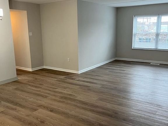 5th image of 55 S Gore Ave APT 1J