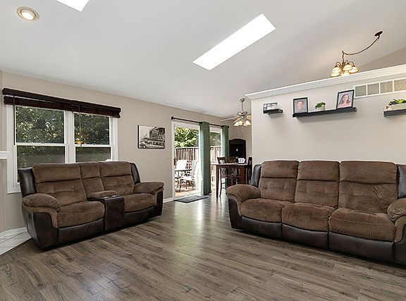 4th image of 607 River Bluff Dr