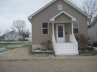 1409 Prospect Ct, Peru, IL 61354