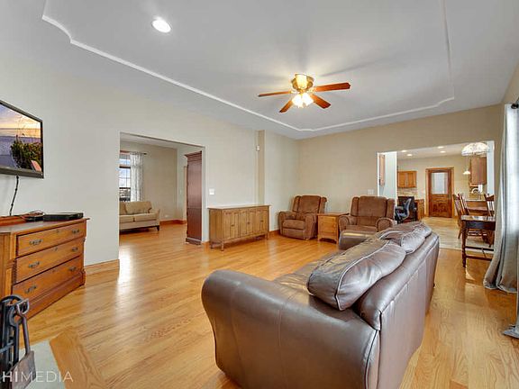 5th image of 7850 W Southbranch Dr
