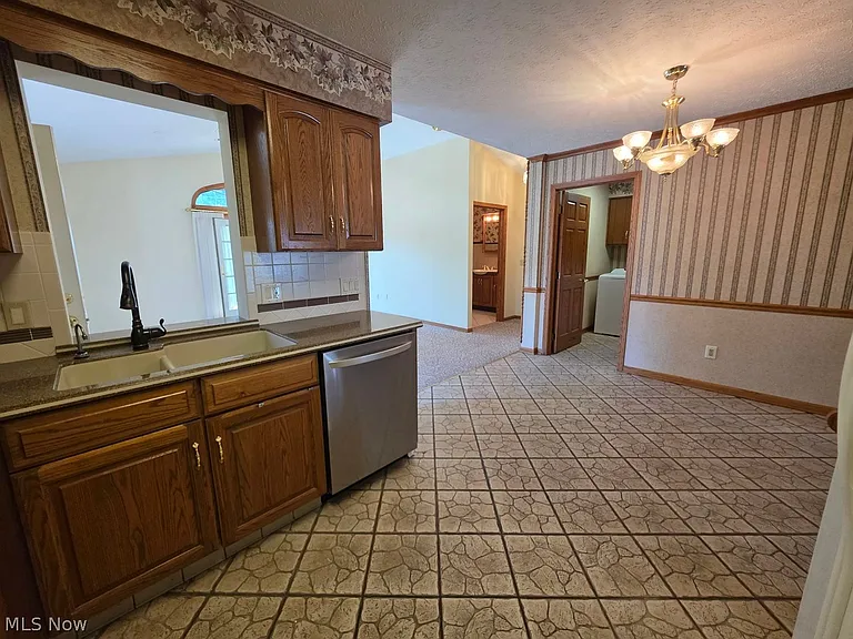 7500 Quarry Rd #C — Photo 15