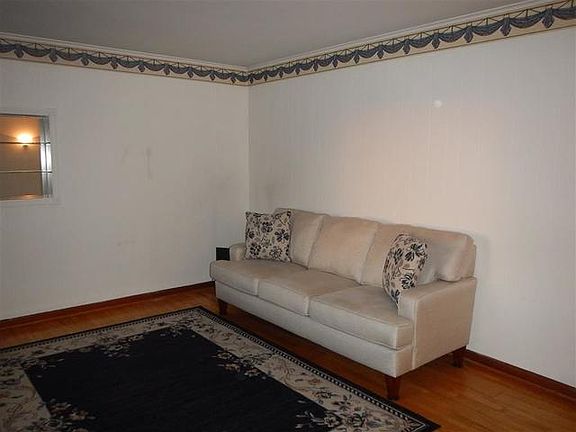 2nd image of 4750 Lincliff Dr