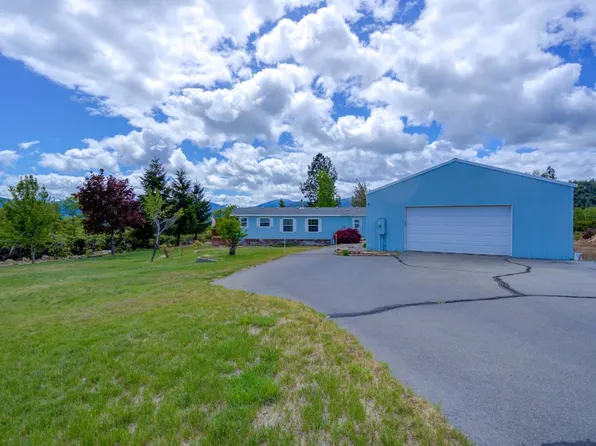 1611 Everitt Memorial Hwy, Mount Shasta, CA 96067