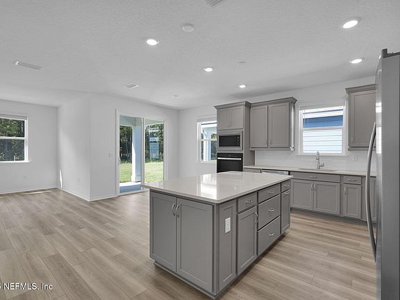 5th image of 3518 AMERICANA Drive