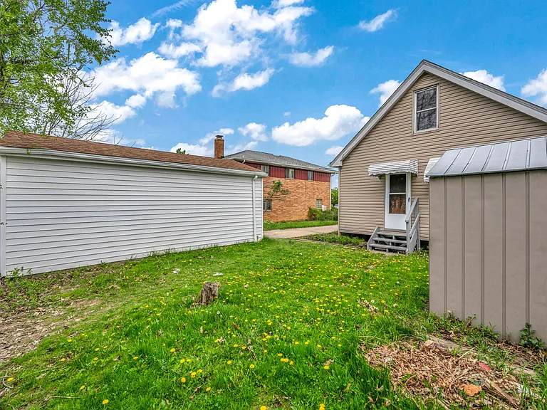 20830 Trebec Ave — Photo 33